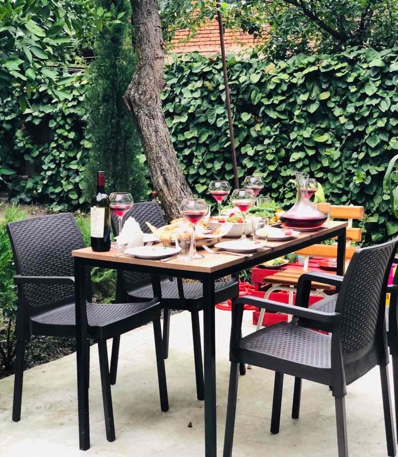 Sweet Apartment In Kutaisi Exterior photo
