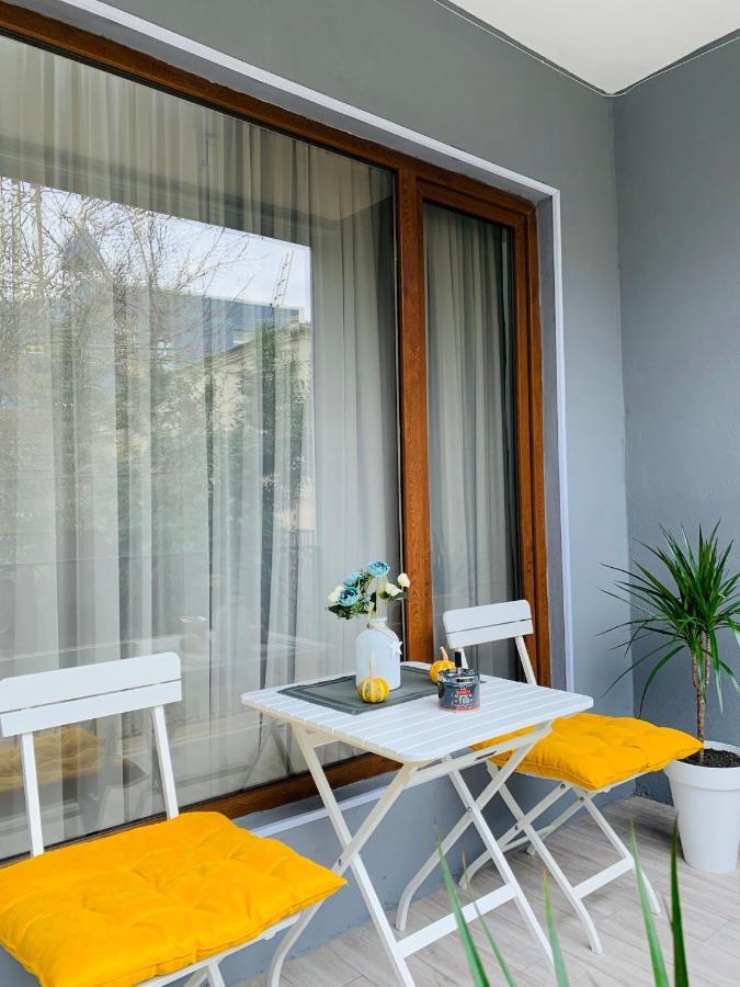 Sweet Apartment In Kutaisi Exterior photo