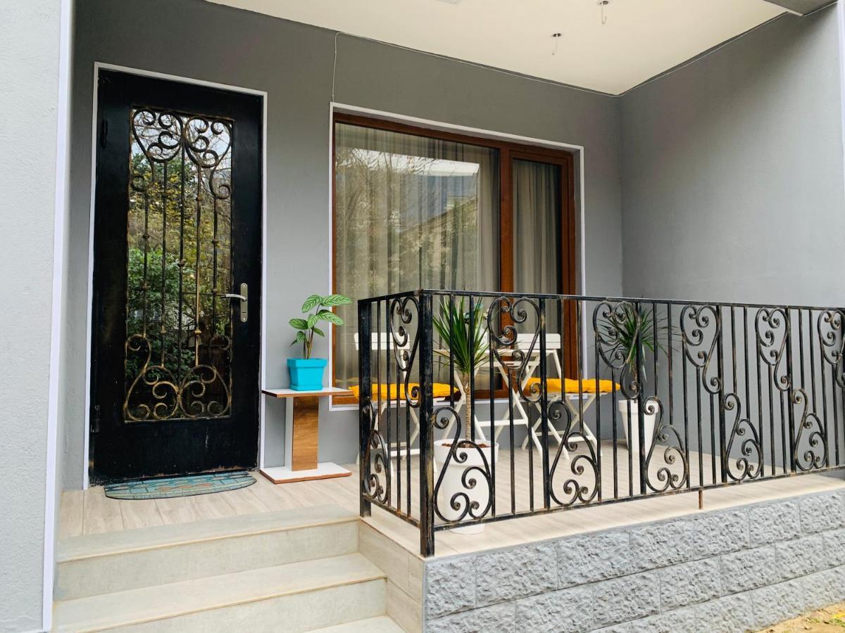 Sweet Apartment In Kutaisi Exterior photo