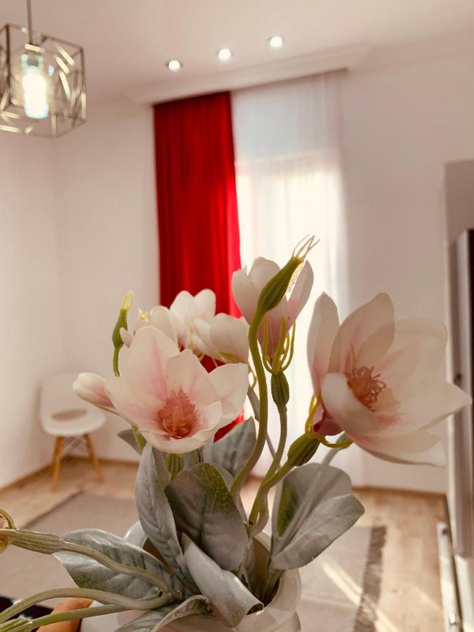 Sweet Apartment In Kutaisi Exterior photo